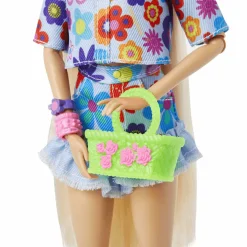 Barbie Extra Muñeca con Conjunto Flower Power