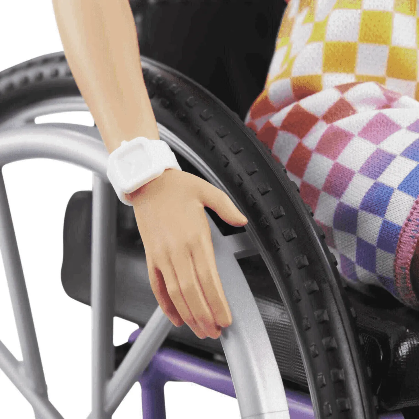 Barbie Fashionista Muñeca Rubia con Silla de Ruedas