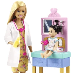 Barbie Muñeca Pediatra con bebé y accesorios 3 años