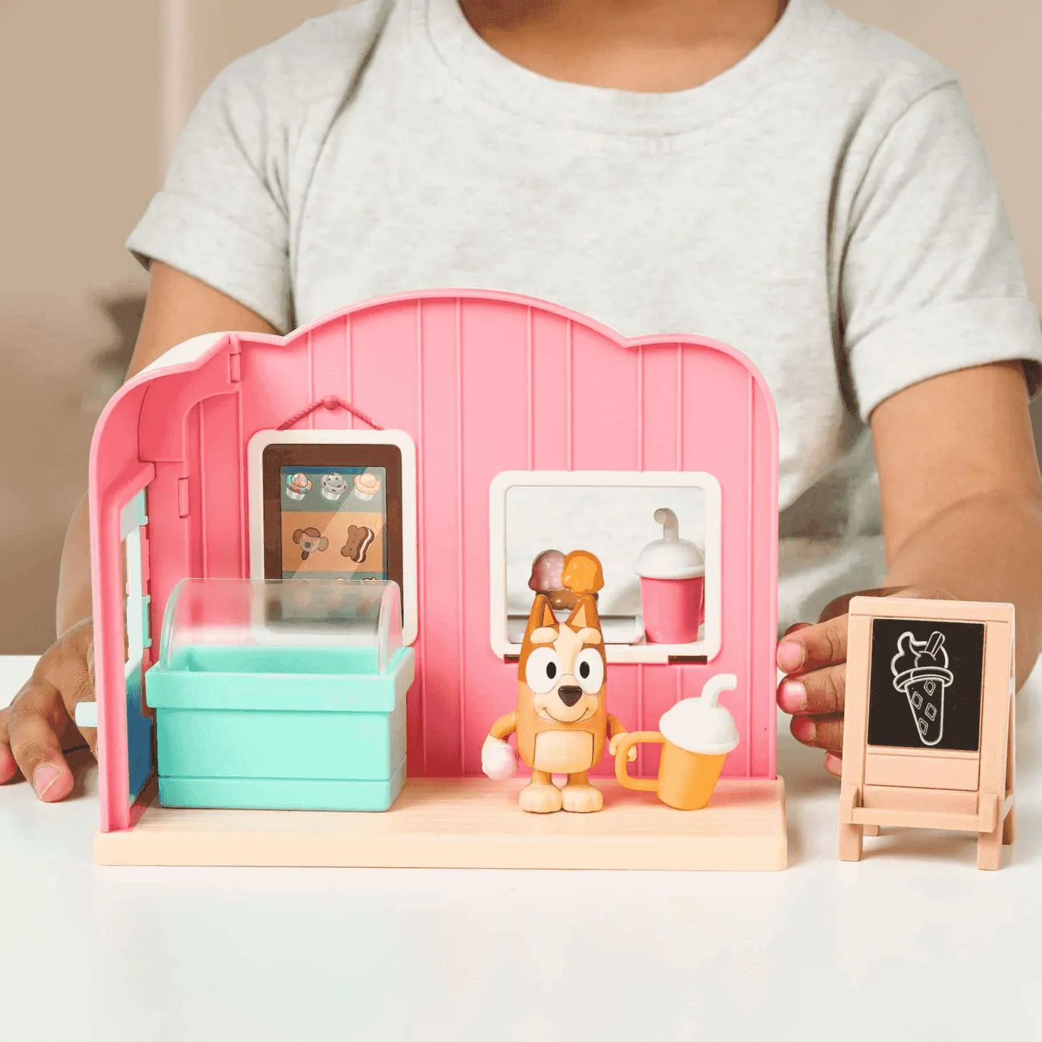 Bluey - Min Playsets Con Figura - Ice cream