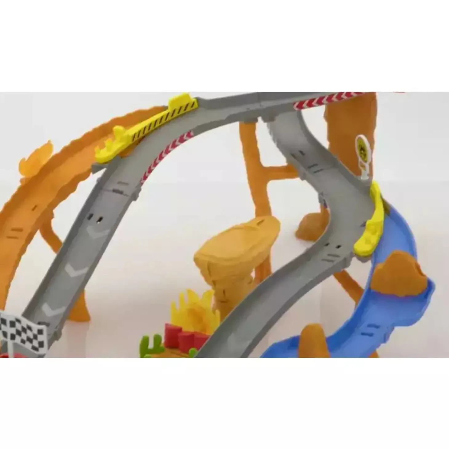 Disney Pixar Cars Circuito de Rescate en Radiador Springs – Conjunto con Rayo McQueen, Chick Hicks y