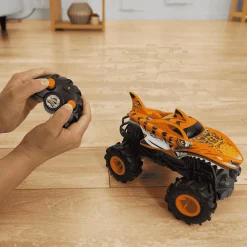 Hot Wheels Monster Trucks Tiger Shark RC