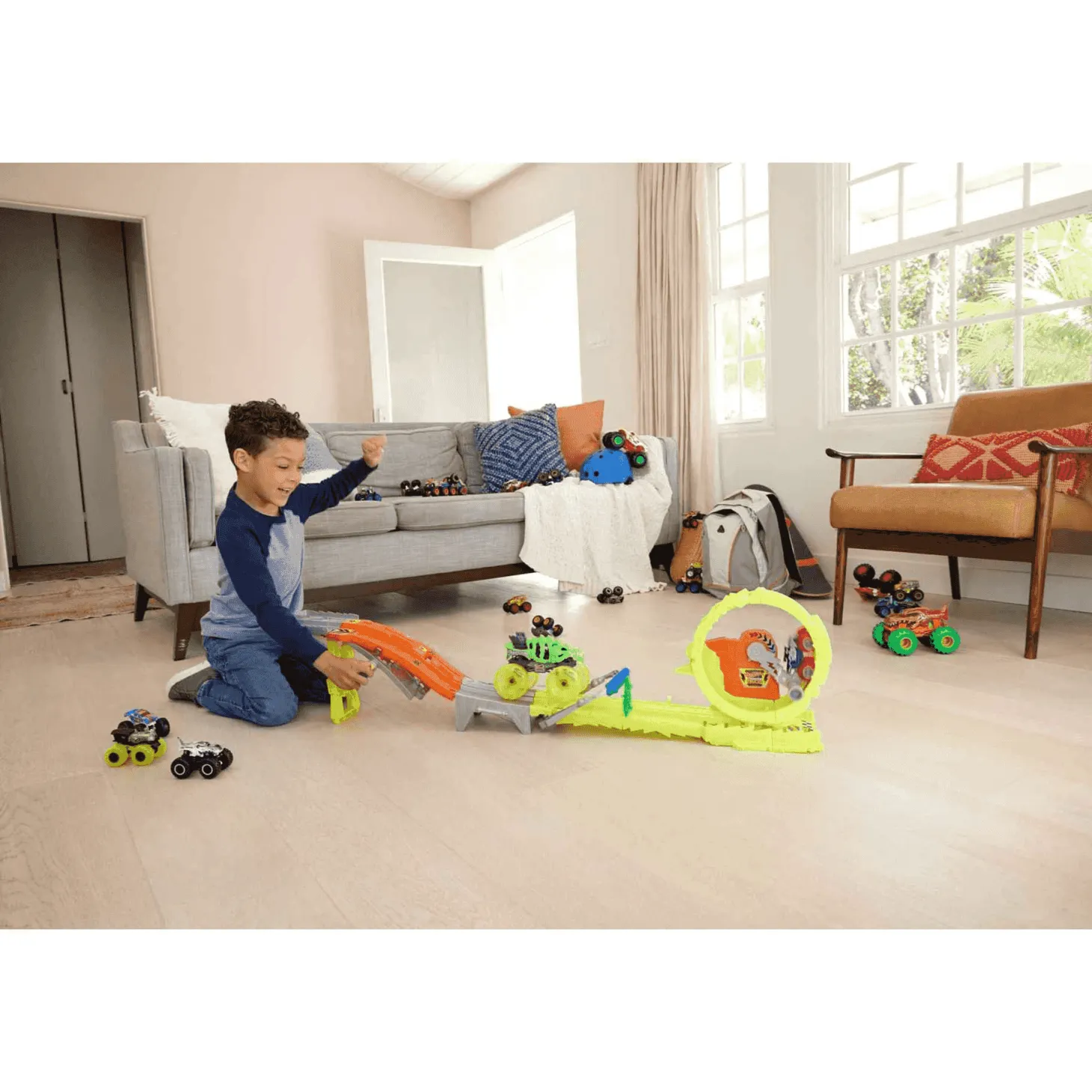 Hot Wheels Monster Trucks Carrera y Desafío Skelesaurus vs Bone Shaker