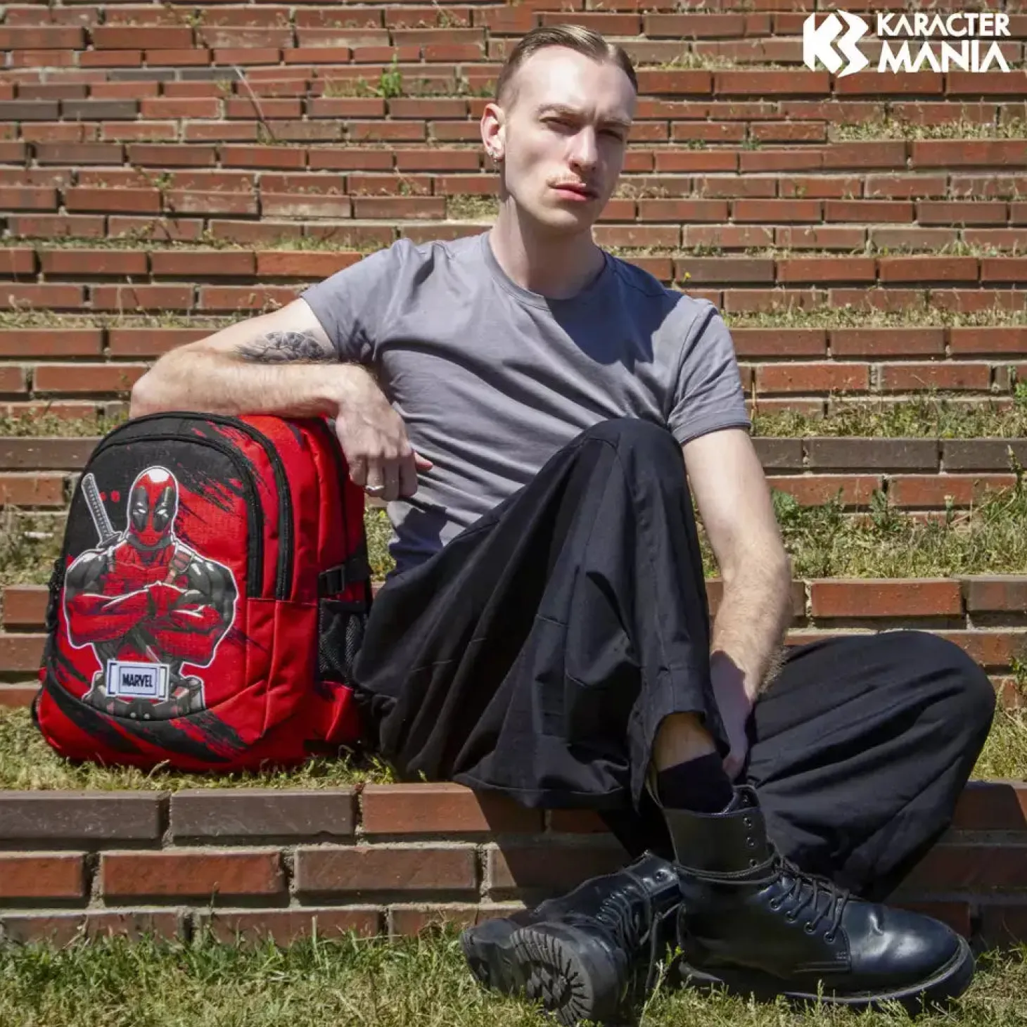 Mochila Running Plus Deadpool Bad 44 cm