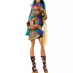 Monster High Nefera De Nile – Muñeca con mascota Lavish y 7 accesorios
