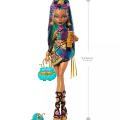 Monster High Nefera De Nile – Muñeca con mascota Lavish y 7 accesorios