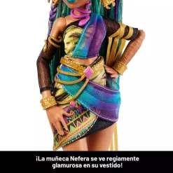 Monster High Nefera De Nile – Muñeca con mascota Lavish y 7 accesorios