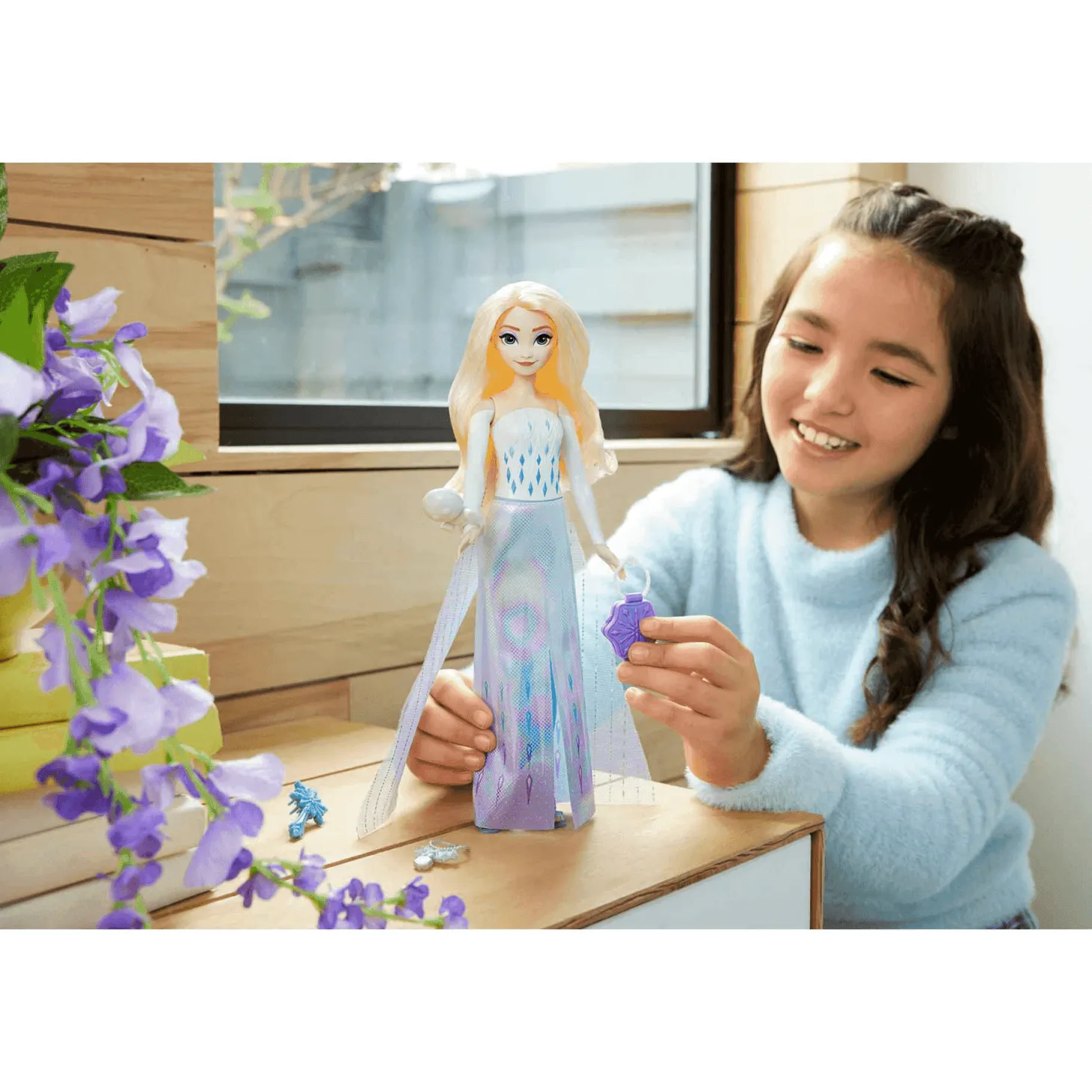 Muñeca Elsa Spin & Reveal de Frozen - ¡Descubre la Magia con Cada Giro!