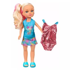 Nancy Tropical con traje de baño