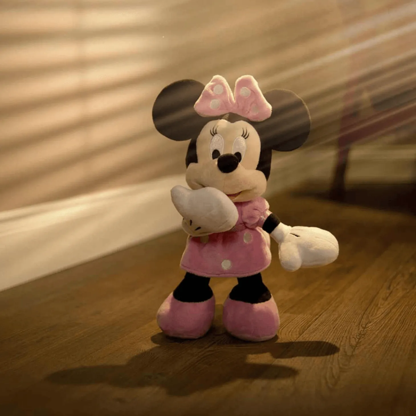 Peluche Minnie Con Vestido Rosa 25 cm