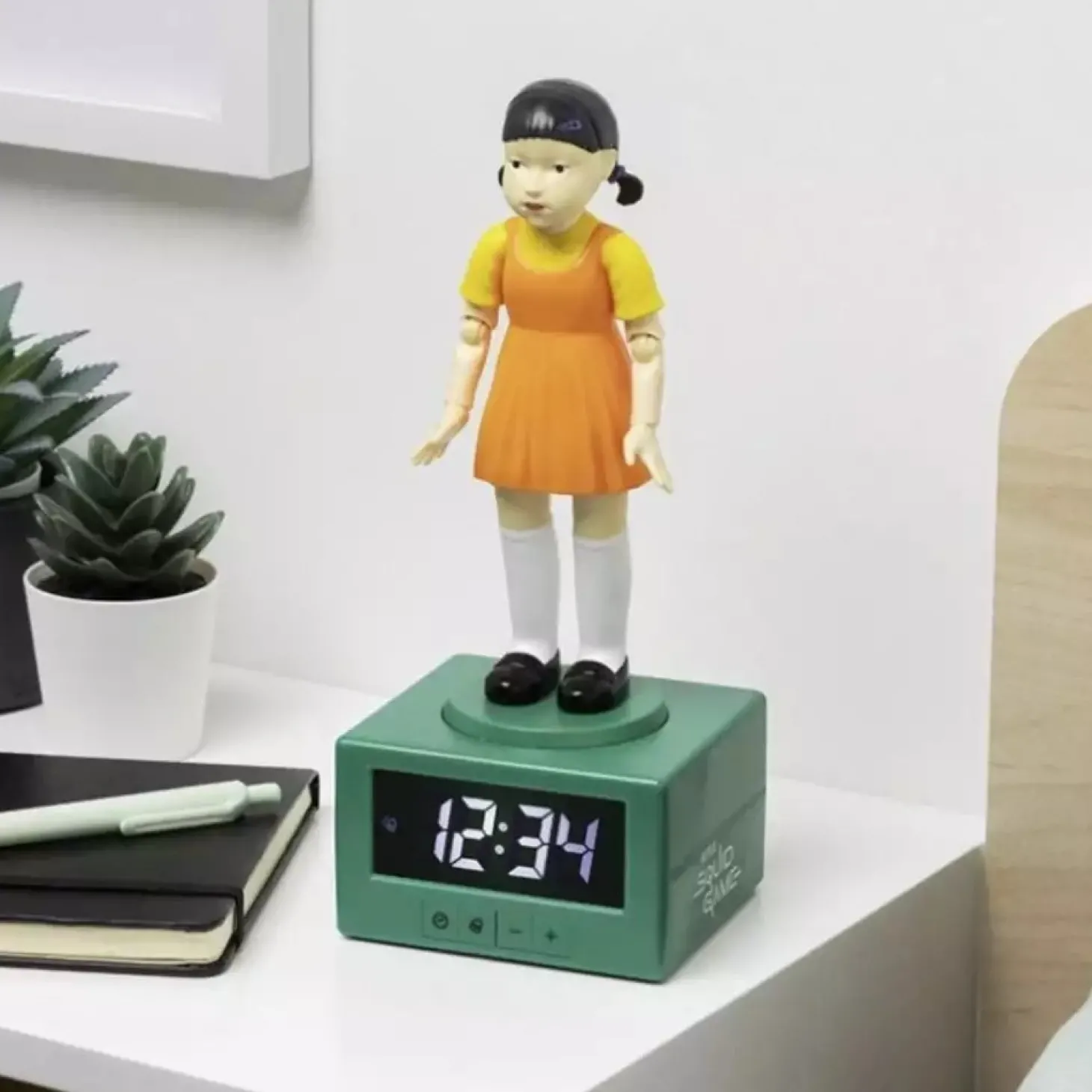 Reloj despertador Young-Hee Squid Game LED