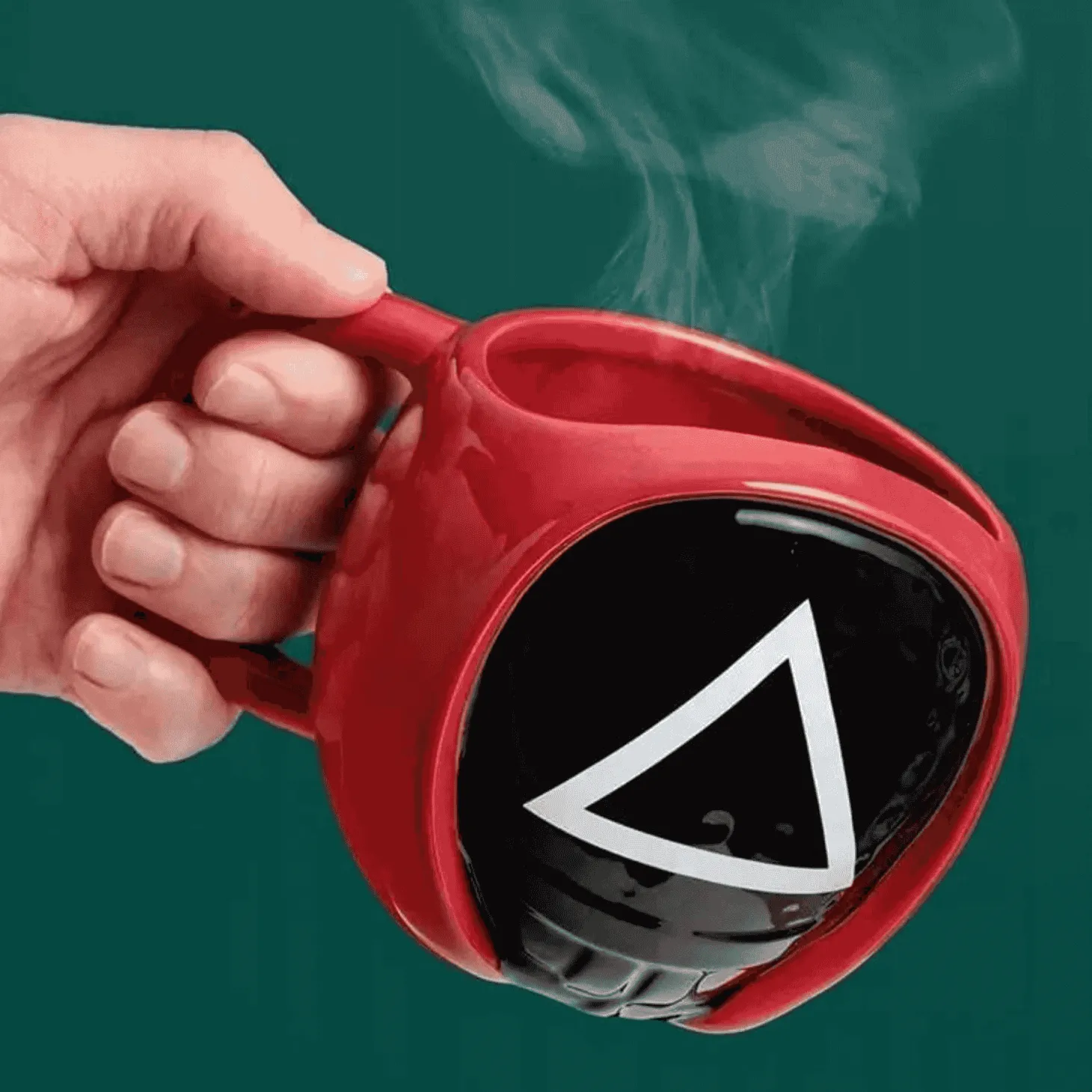 Taza 3D Guardia Triángulo El Juego del Calamar – 500 ml