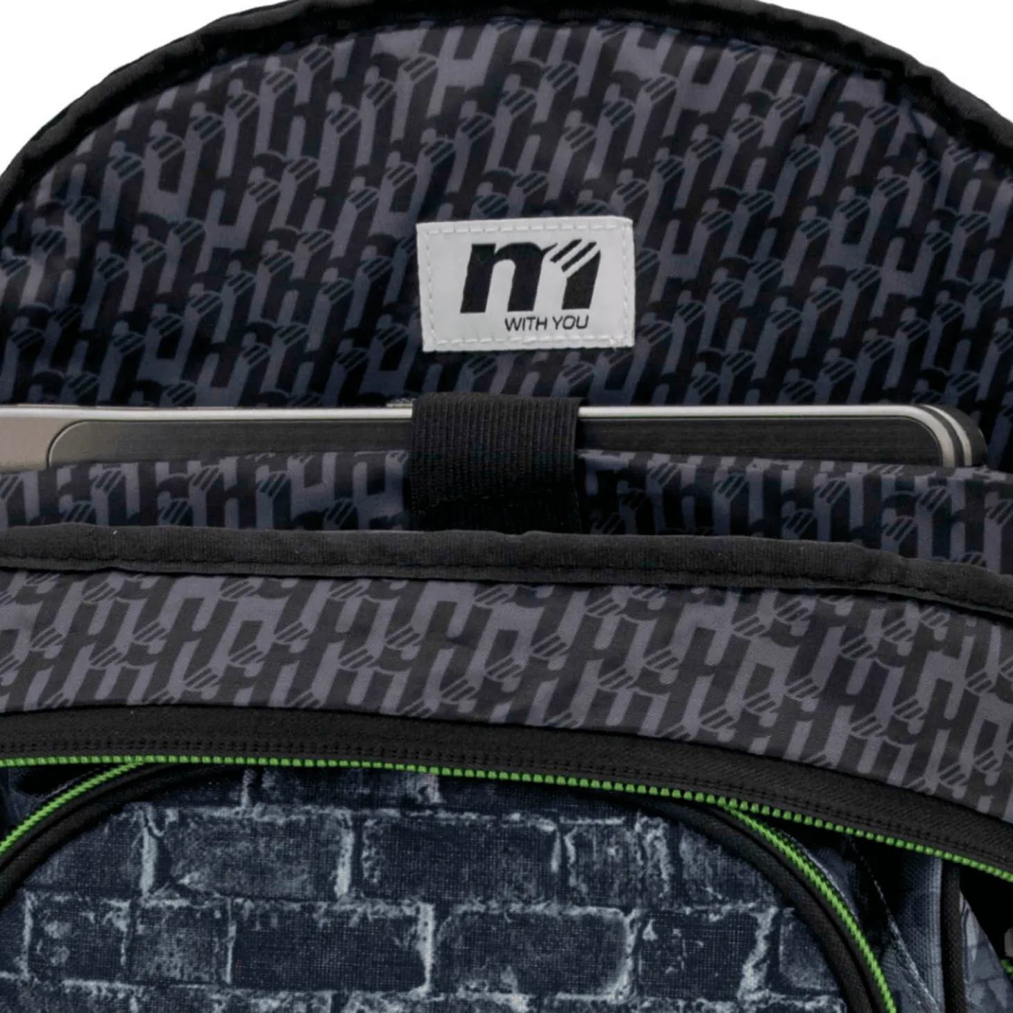 The Wall Mochila Doble Cuerpo Adaptable